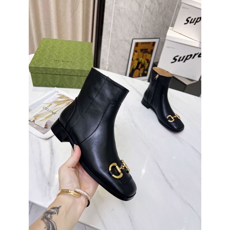 G*u*i boots